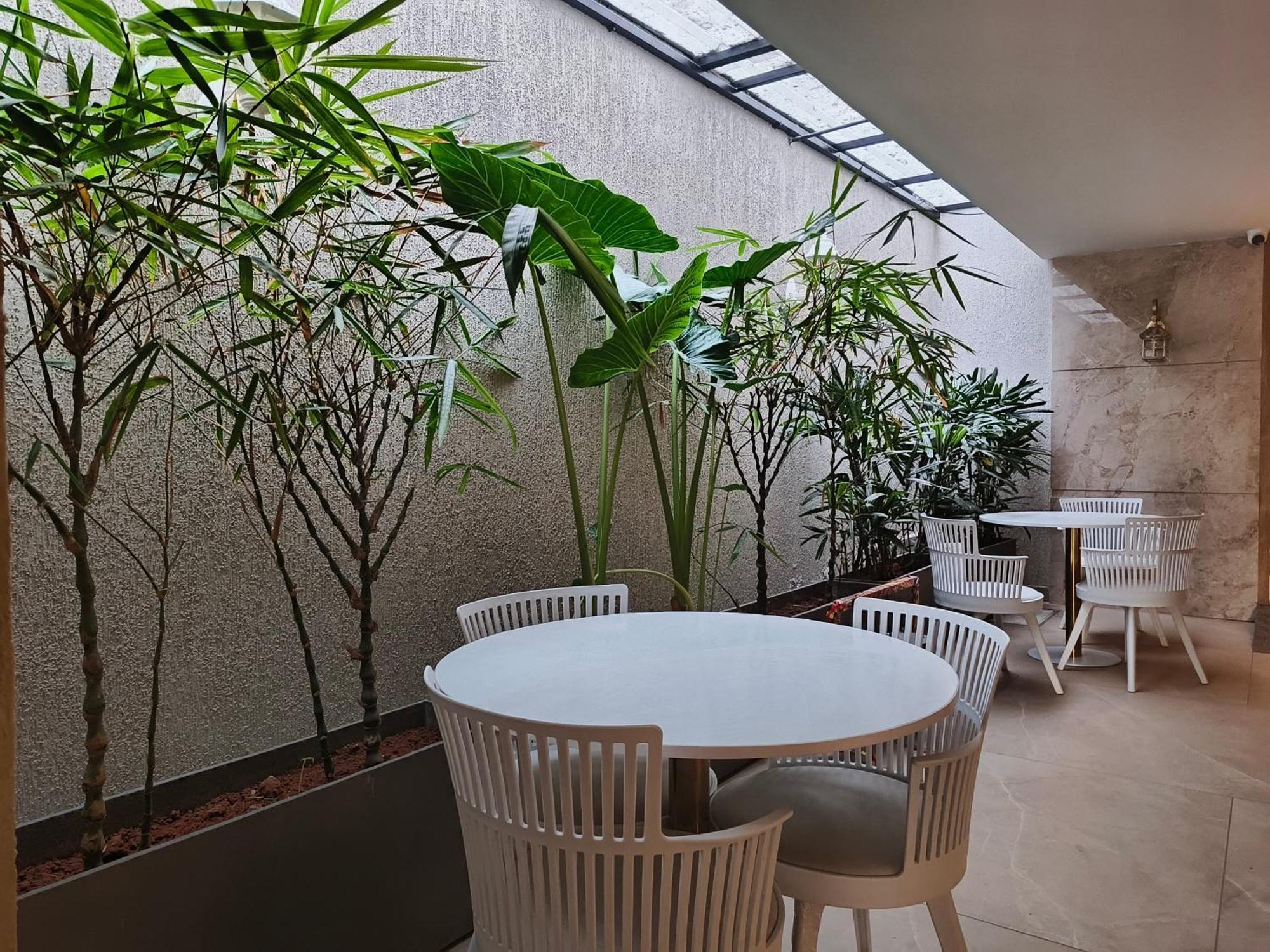 Olive Hotel Le Opera By Embassy Group Bengalúr Exteriér fotografie